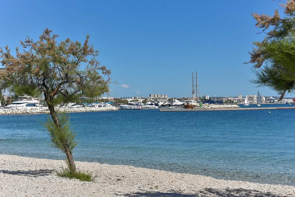 Apartments Marta Ζαντάρ