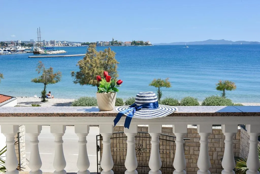 Apartments Marta Ζαντάρ 0*,