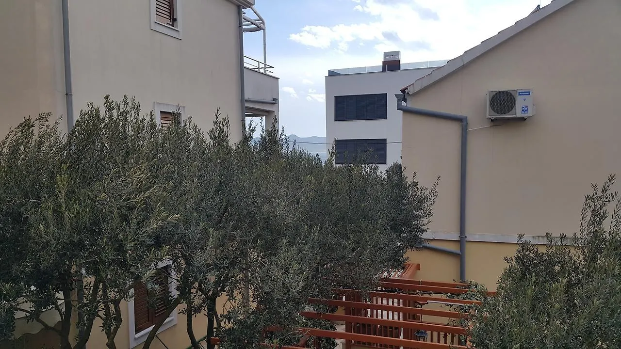 Apartments Marta Ζαντάρ 0*,