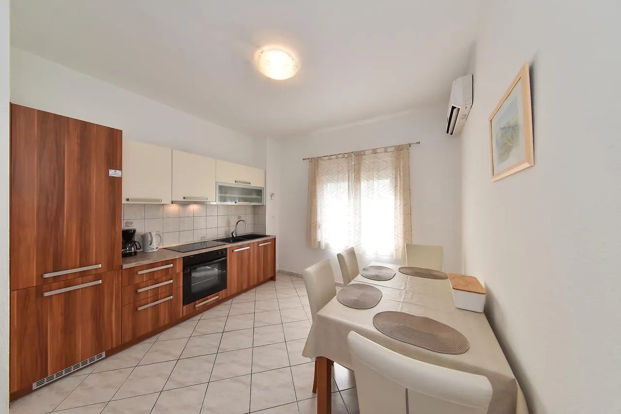 Apartments Marta Ζαντάρ 0*,